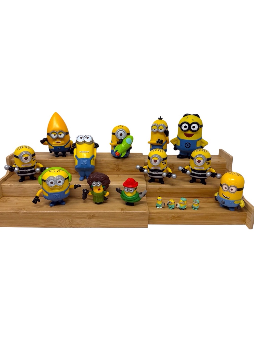 Lot of 16 Minion figures various sizes see photos